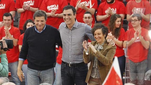 Pedro Sánchez, orgulloso de «la honradez del SOMA», promete mantener la «planta de Hunosa en Asturias»