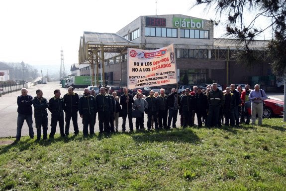 Paro parcial en los almacenes de El Árbol de Siero