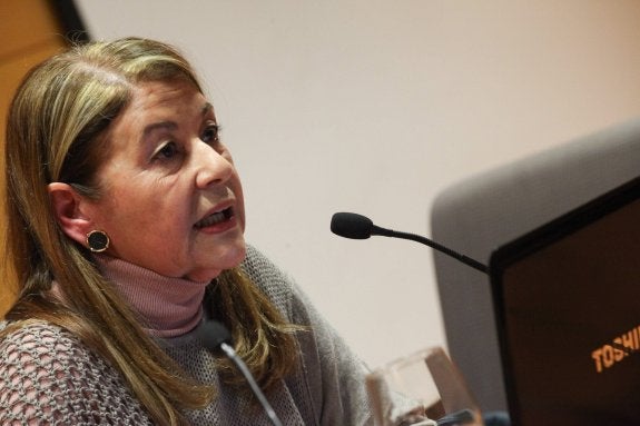 María Teresa Álvarez, en un momento de su conferencia. 