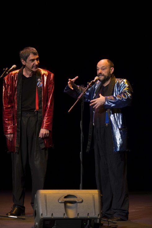 Faemino y Cansado, durante su primera función en el coliseo gijonés. 