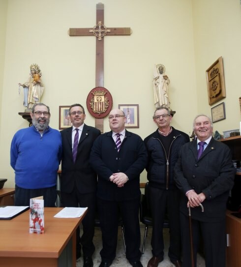 José Salinas, Ignacio Torre, José María Varas Baizán, Luis Viejo y Luis Colloto, de la Hermadad de Jesús Cautivo. 