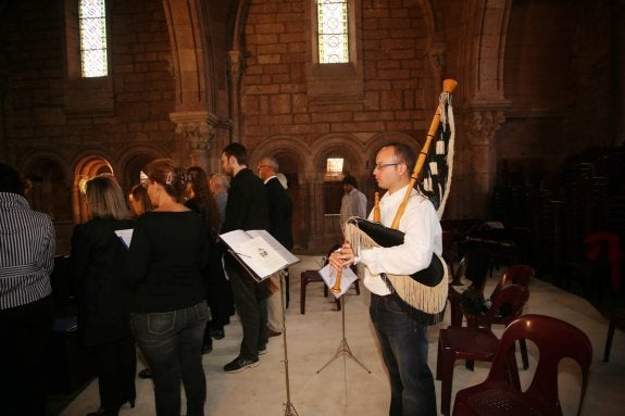 Imagen de una misa de gaita. 