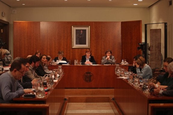 El Pleno del Ayuntamiento de Avilés sufrirá una profunda remodelación tras las elecciones de mayo. En la    imagen, la última sesión protagonizada por la actual Corporación. 