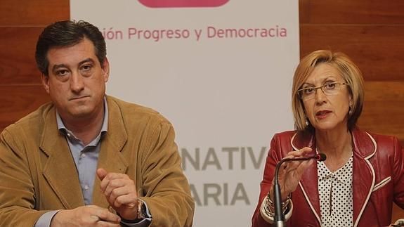 Ignacio Prendes y Rosa Díez, en una rueda de prensa en Oviedo.