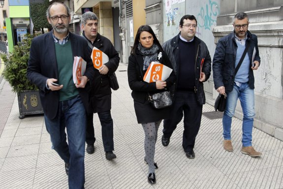 Los representantes de Ciudadanos en la comisión negociadora, el pasado sábado, en Oviedo. 
