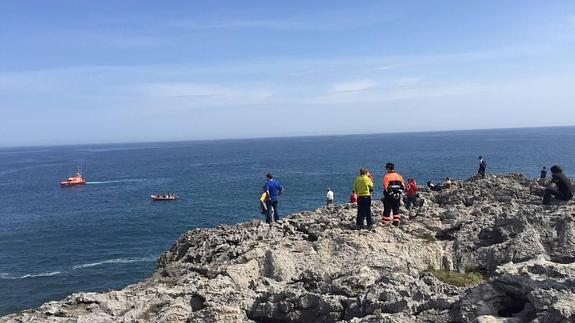 El Grupo  Especial de Actividades Suabcuáticas de la Guardia Civil recuperó el cadáver.