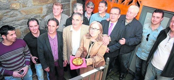 Apertura de las jornadas de la Cazuelina en Turón, ayer. :: j. m. pardo