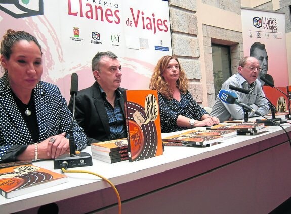 Silvia Pérez, Manuel Vilas, Dolores Álvarez y Fernando Marías. 