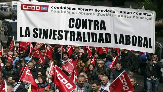 CC OO y UGT denuncian que los recortes atentan contra la salud laboral