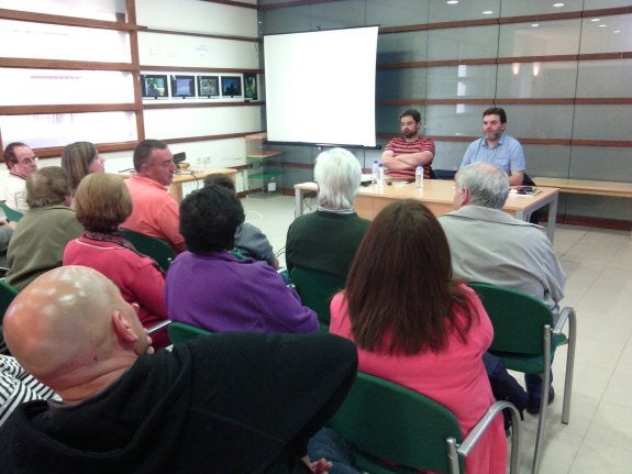 Un momento de la conferencia del viernes en Villamayor. 