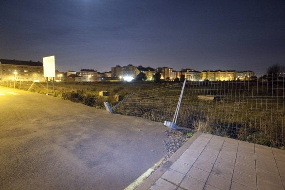 Solar de Crady donde se proyectan los nuevos accesos a la zona residencial de El Lauredal. 