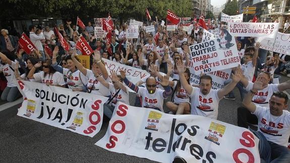 Protesta de los trabajadores en Oviedo. 
