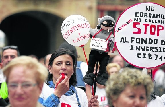 Trabajadores de Los Telares en la última manifestación que protagonizaron en Gijón. 