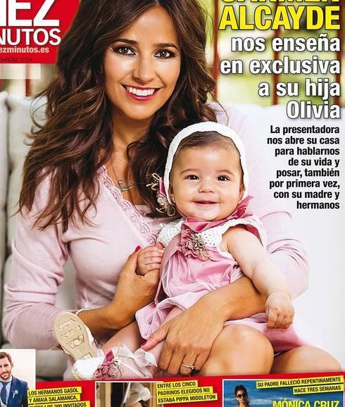 Carmen Alcayde reaparece y presenta a su hija Olivia