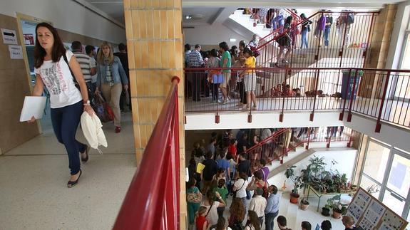 Participantes en las últimas oposiciones de docentes, en Gijón.