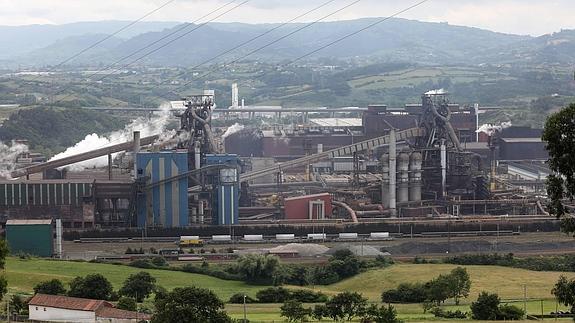 ArcelorMittal triplica sus pérdidas en el primer semestre