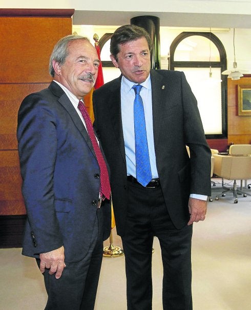 Encuentro entre Wenceslao López y Javier Fernández en Presidencia. 