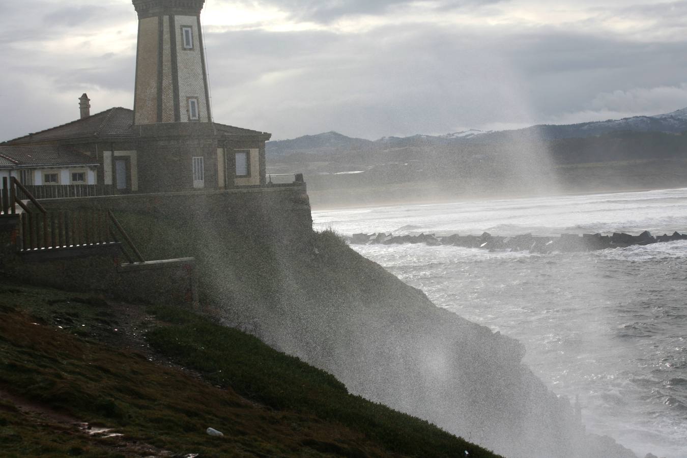 Faro de San Juan de Nieva