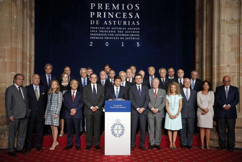 El jurado, reunido hoy en Oviedo.