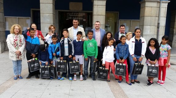 Los niños saharauis que han pasado el verano en Laviana. 