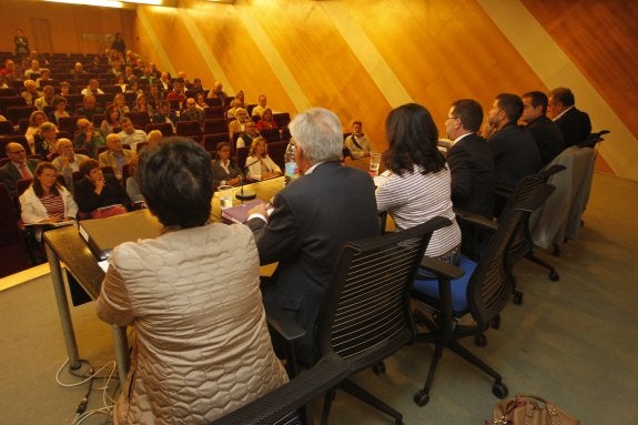 Los responsables de la consejería, frente a los directores de unos 85 centros de Secundaria. 