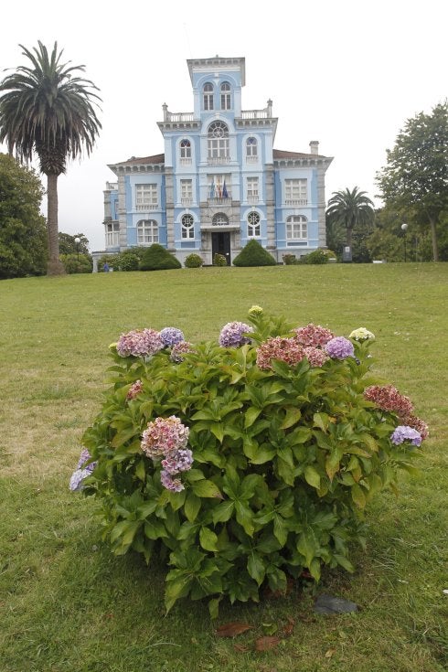 El Archivo de Indianos atesora centenarios documentos y objetos de emigrantes asturianos. 