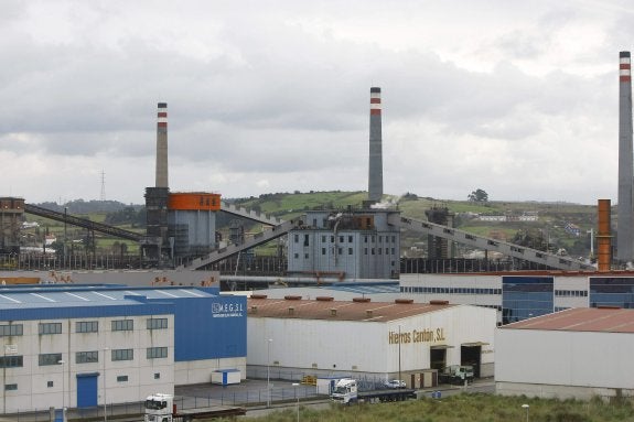 Casi todas las empresas asentadas en el PEPA padecen los efectos de la actividad de baterías de cok. 