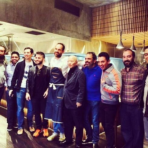 Koldo Miranda en Gamberro en una cena de inauguración.