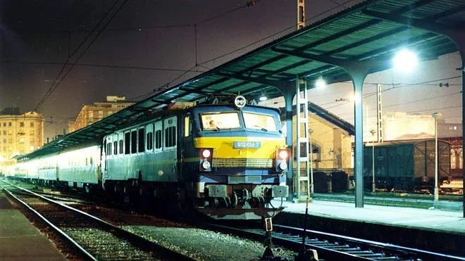 Las estaciones de tren que ha conocido Gijón