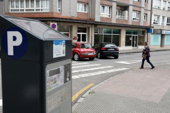 Uno de los parquímetros para abonar el estacionamiento de pago. 