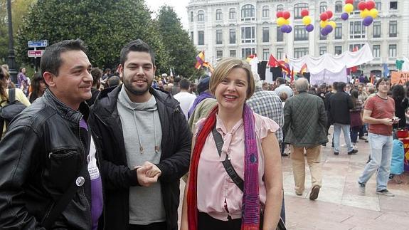 Ana Taboada y los ediles Rubén Rosón y Fernando Villacampa, el viernes, en la Escandalera.