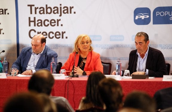 Fernández y Caunedo, en una reunión del partido el pasado mes de mayo. 