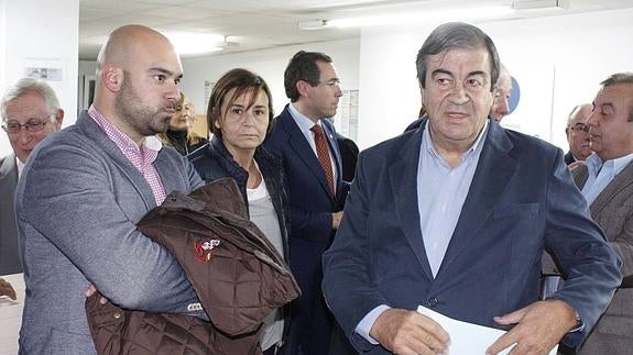 Manuel Arrieta, Jesús Martínez Salvador, Moriyón, Couto y Álvarez-Cascos, en la reunión de Foro de la semana pasada. 