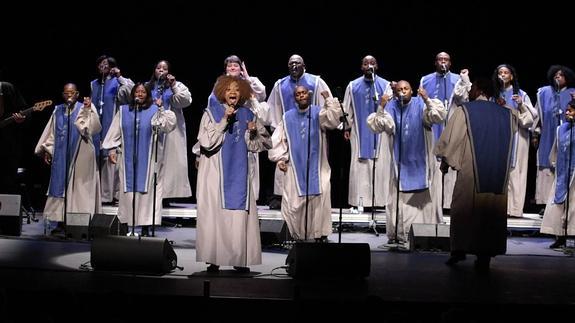 El Chicago Mass Choir, en el Jovellanos en 2013. Tras su exitosa actuación regresan con un tributo a B.B. King. 