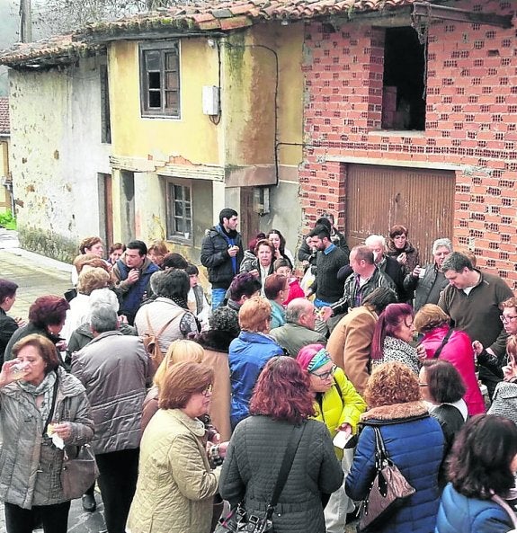 Fiesta en la capilla de Piñera