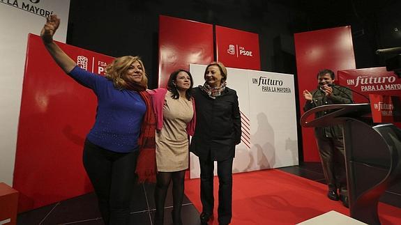 Elena Valenciano, Adriana Lastra, Mariví Monteserín y Javier Fernández en el acto de Avilés. 