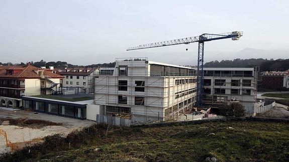 «La demolición del Kaype puede ser la ruina económica de Llanes por muchos años»