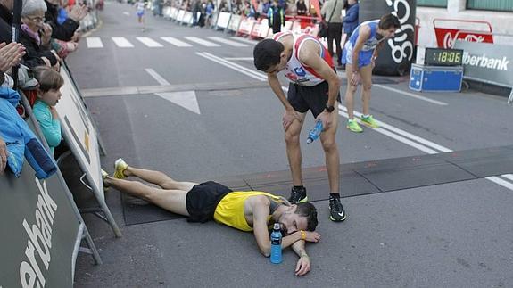 Marcos Péon tras entrar en meta. 