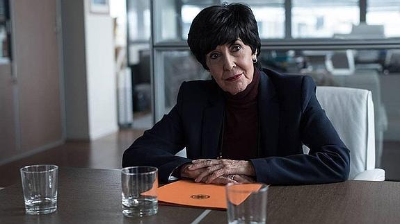 La actriz confiesa que la única condición que pide es llevar cuello alto «para no preocuparme de las arrugas».