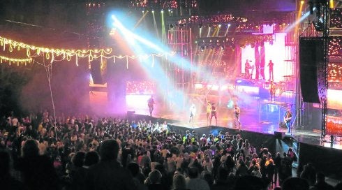 Imagen de archivo de una de las actuaciones musicales del año pasado en Candás.