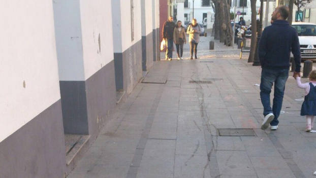 Roban siete jamones en un bar y los detienen siguiendo el rastro que dejaron arrastrándolos