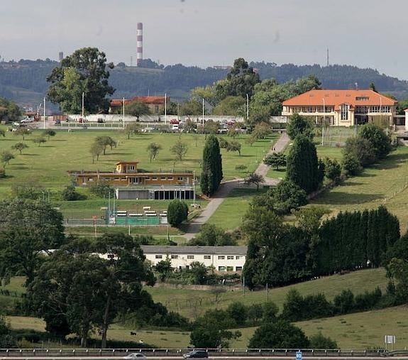 Finca del extinto Centro Asturiano en Mareo. 