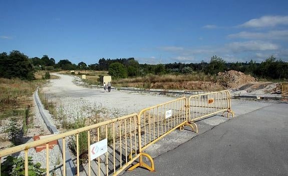 Dursa Inizia tan solo levantó 56 de los 1.800 pisos previstos y dejó las 30 hectáreas del plan de La Lloral a medio urbanizar en 2015. 