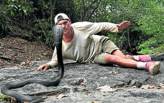 Frank Cuesta dice que a los animales no hay que tenerles miedo, solo «respeto». 
