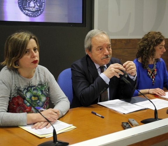 Ana Taboada, Wenceslao López y Cristina Pontón, durante la rueda de prensa ayer. 