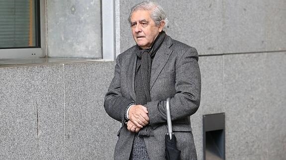 José Luis Iglesias, a su llegada este viernes a la Audiencia Provincial, donde se sigue el juicio del 'caso Renedo'.