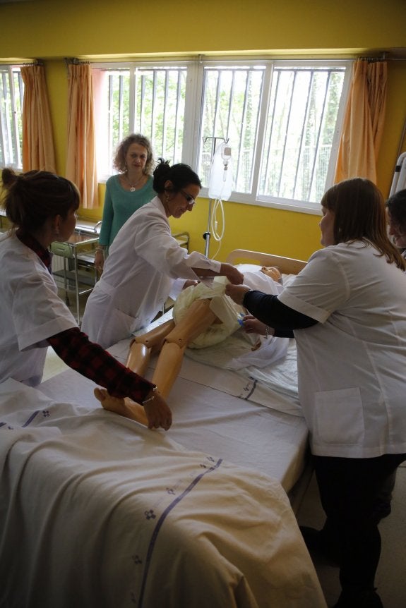 Aula de Cuidados Auxiliares de Enfermería. 