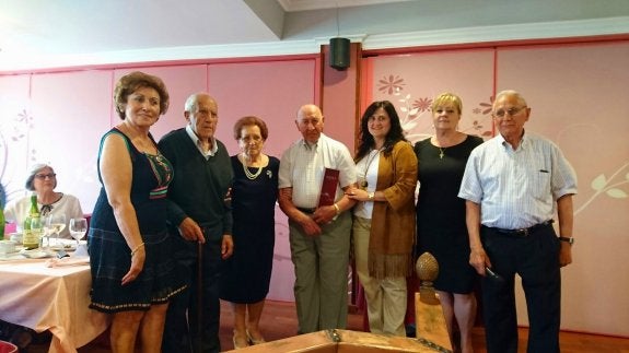 El Paseín de Candás rinde homenaje a sus mayores