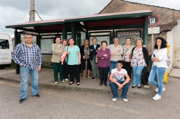 Afectados por la ausencia de conexión entre Tremañes y La Calzada.