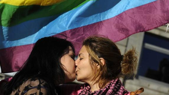 Piden la elaboración de una ley que proteja al colectivo LGTBI